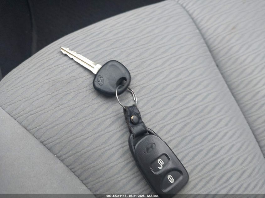 2009 Hyundai Santa Fe Gls VIN: 5NMSG13D19H301477 Lot: 42311115