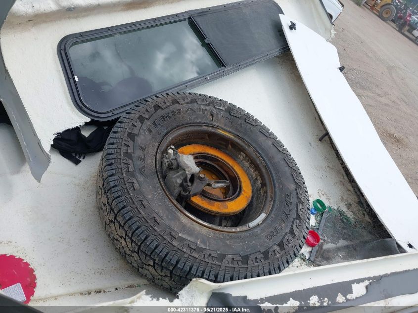 2004 Chevrolet Silverado 1500 Work Truck VIN: 2GCEC19V041313688 Lot: 42311376