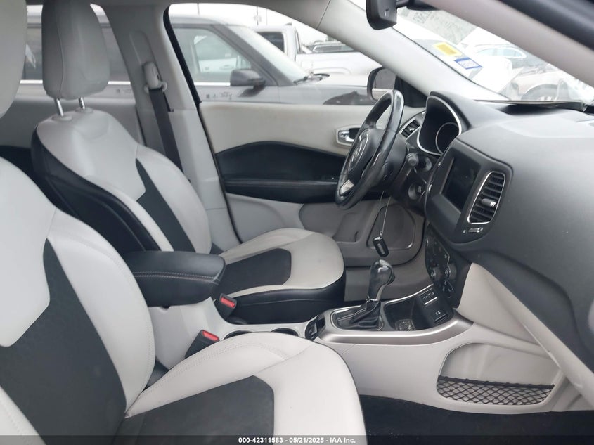 2018 JEEP COMPASS SUN AND WHEEL FWD - 3C4NJCBB5JT494430