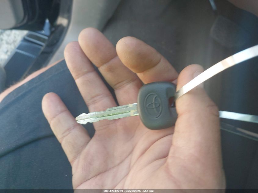 2002 Toyota Sequoia Limited VIN: 5TDBT48A52S060263 Lot: 42312279