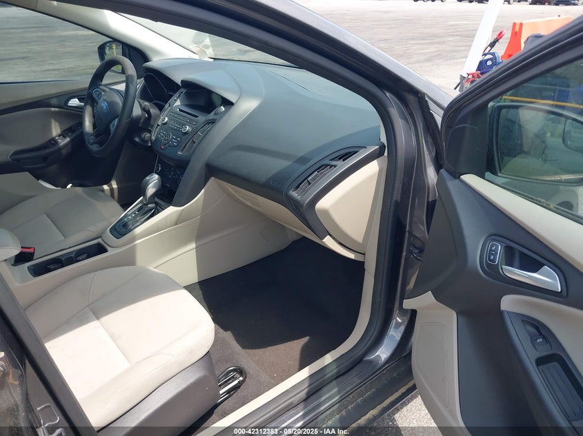 2016 FORD FOCUS SE - 1FADP3F26GL207417