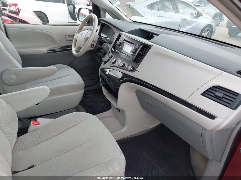 5TDZK3DC6ES459755 2014 TOYOTA SIENNA photo no. 5
