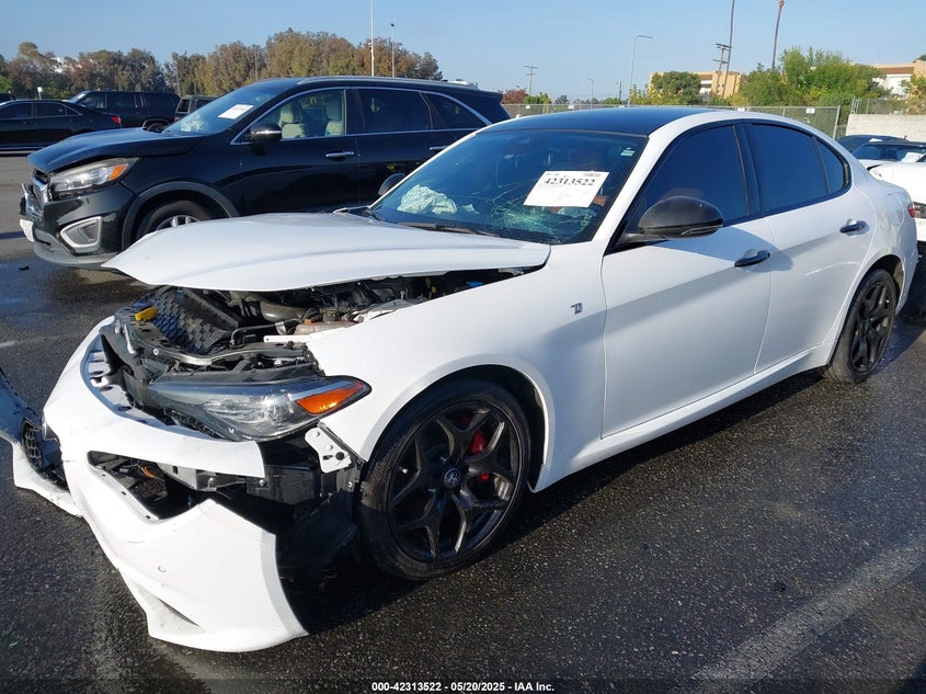2022 ALFA ROMEO GIULIA auction photo 2