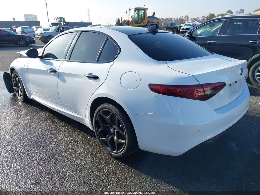 2022 ALFA ROMEO GIULIA auction photo 3