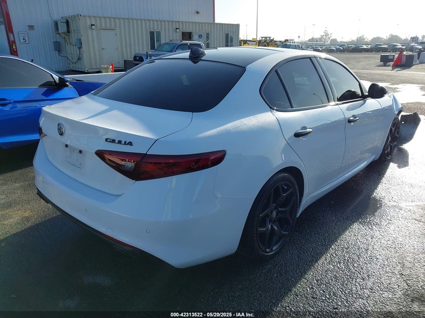 2022 ALFA ROMEO GIULIA auction photo 4