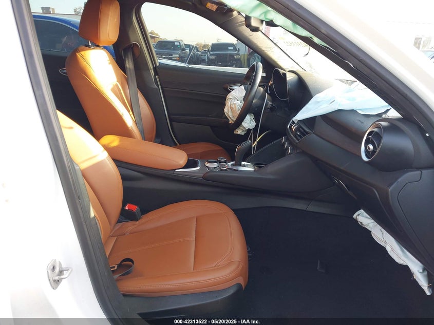 2022 ALFA ROMEO GIULIA auction photo 5