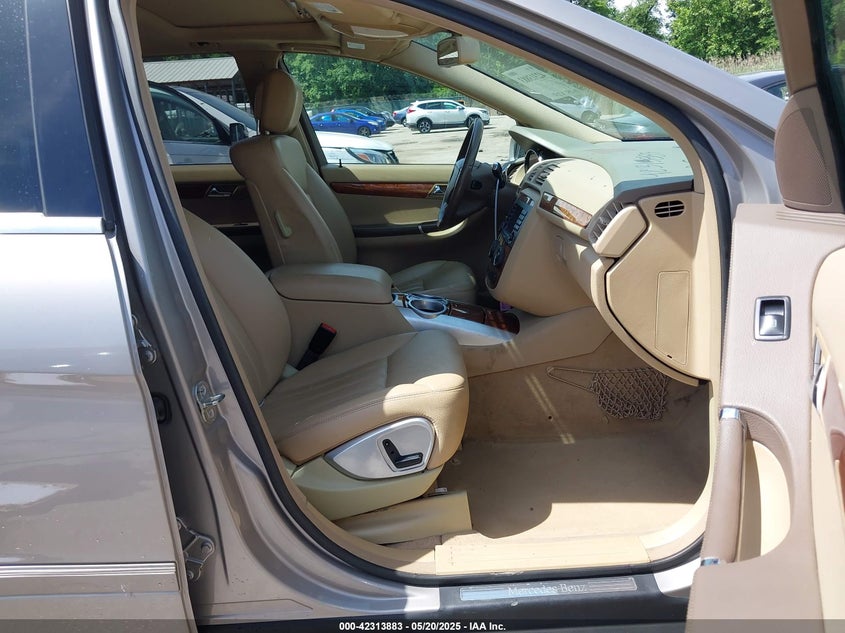 2008 MERCEDES-BENZ R 350 VIN: 4JGCB65E78A076881