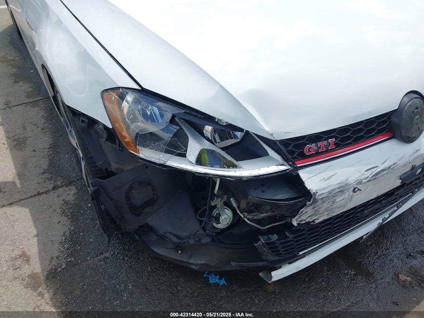 2016 VOLKSWAGEN GOLF GTI SE W/PERFORMANCE PACKAGE 4-DOOR - 3VW547AUXGM045617