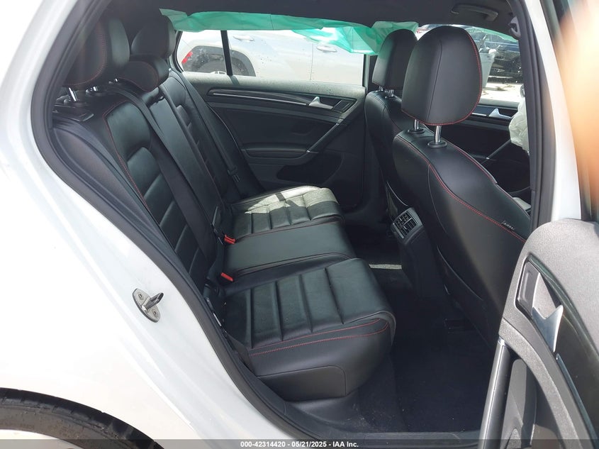 2016 VOLKSWAGEN GOLF GTI SE W/PERFORMANCE PACKAGE 4-DOOR - 3VW547AUXGM045617