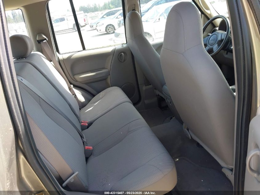 2004 Jeep Liberty Sport VIN: 1J4GL48K44W310636 Lot: 42315407