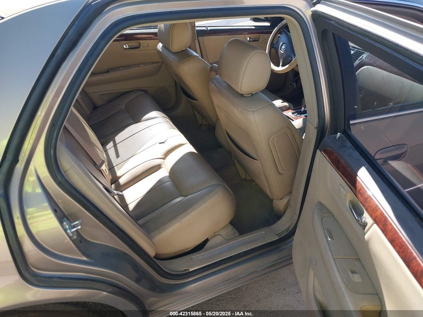 2007 CADILLAC DTS VIN: 1G6KD57Y97U198072