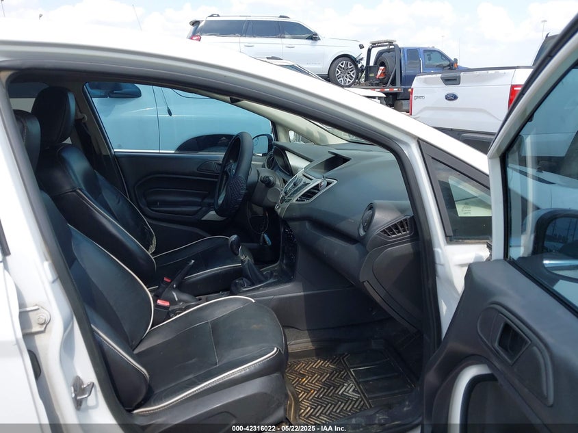 2011 FORD FIESTA VIN: 3FADP4FJXBM106806