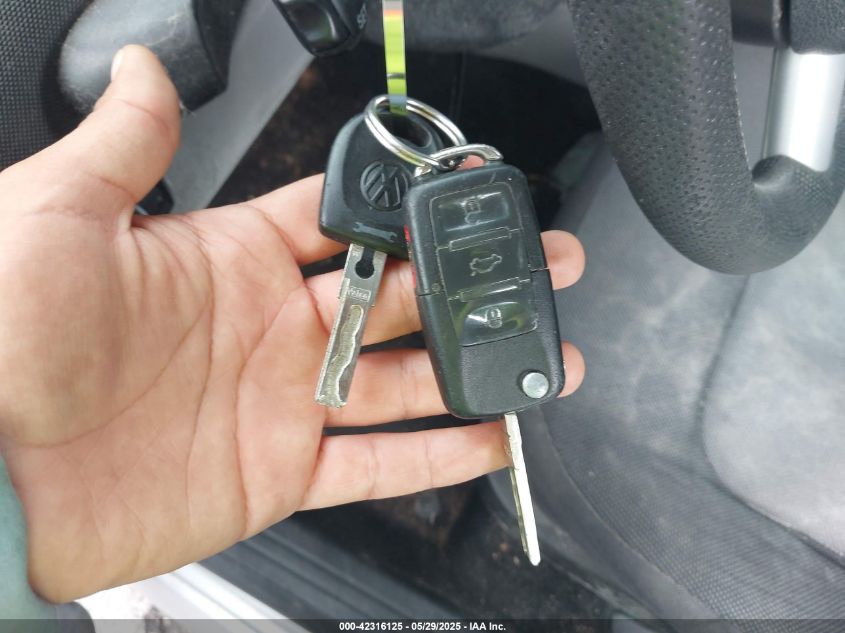 2004 Volkswagen New Beetle Gls 1.8T VIN: 3VWCD21C84M402662 Lot: 42316125