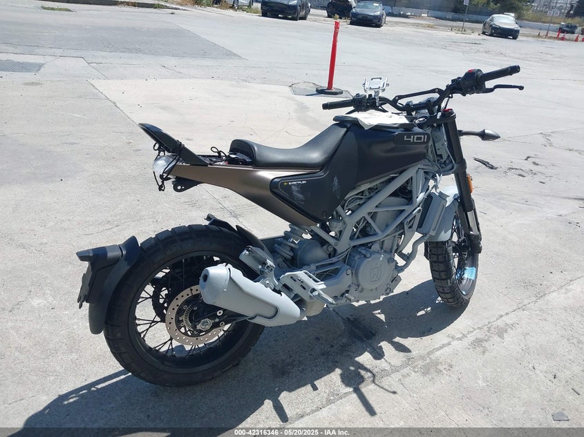VIN MD2JUJ408PC224726 2023 HUSQVARNA VITPILEN 401/SVARTPILEN 401