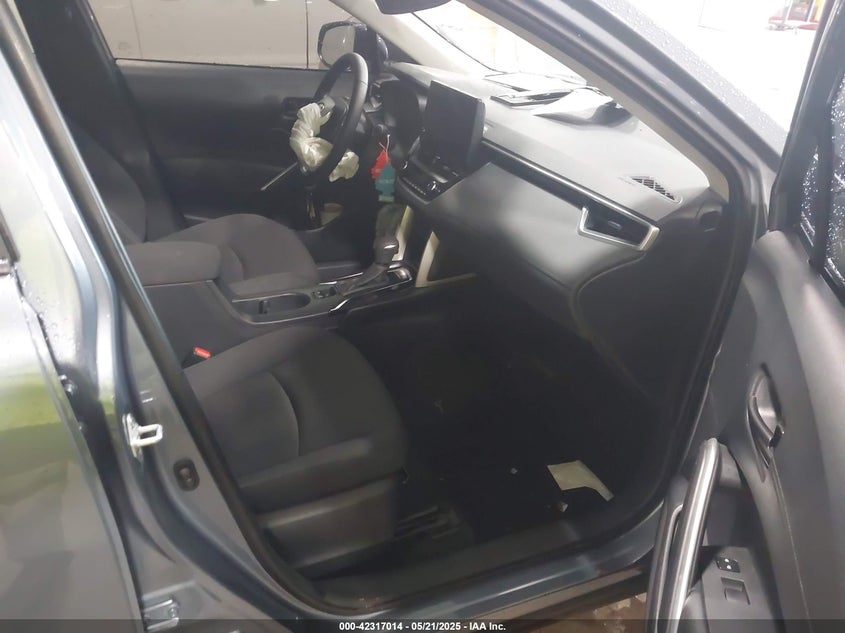 VIN 7MUCAABG2RV106914 2024 TOYOTA COROLLA CROSS LE