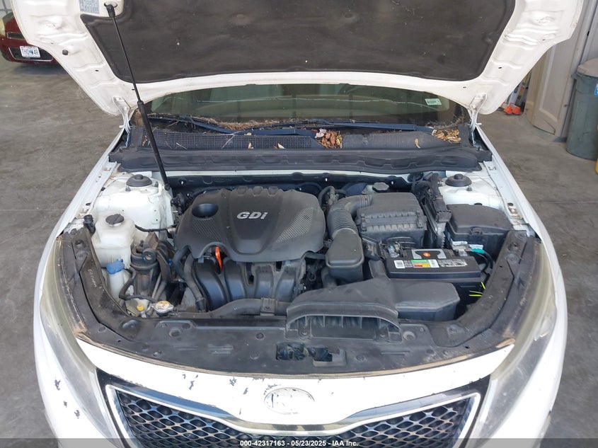 2015 KIA OPTIMA VIN: KNAGM4A79F5528215
