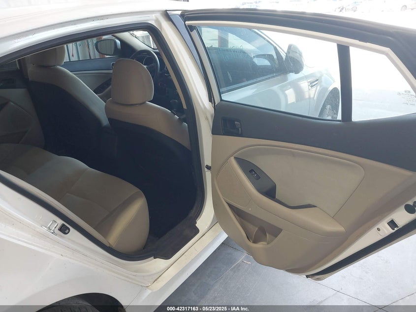 2015 KIA OPTIMA VIN: KNAGM4A79F5528215