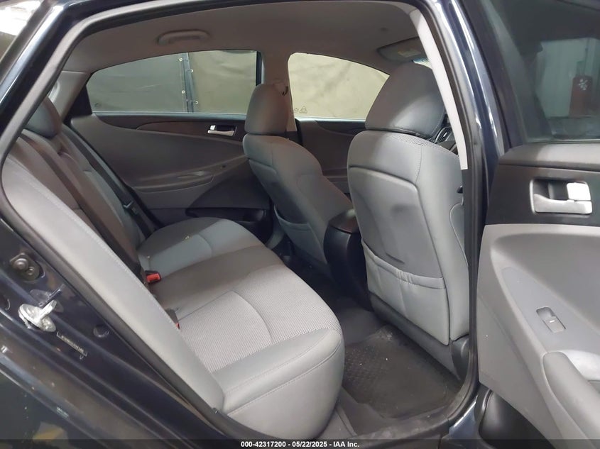 2014 HYUNDAI SONATA VIN: 5NPEB4AC1EH869538