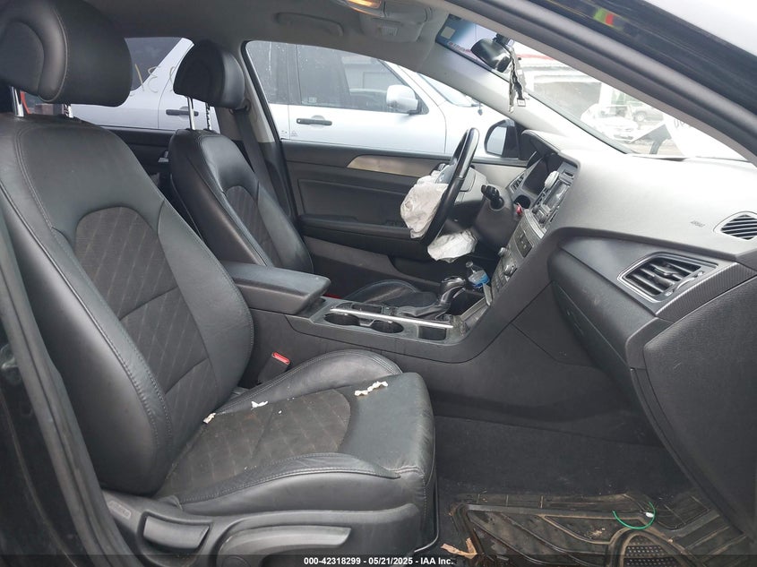 2015 HYUNDAI SONATA VIN: 5NPE34AF0FH106063