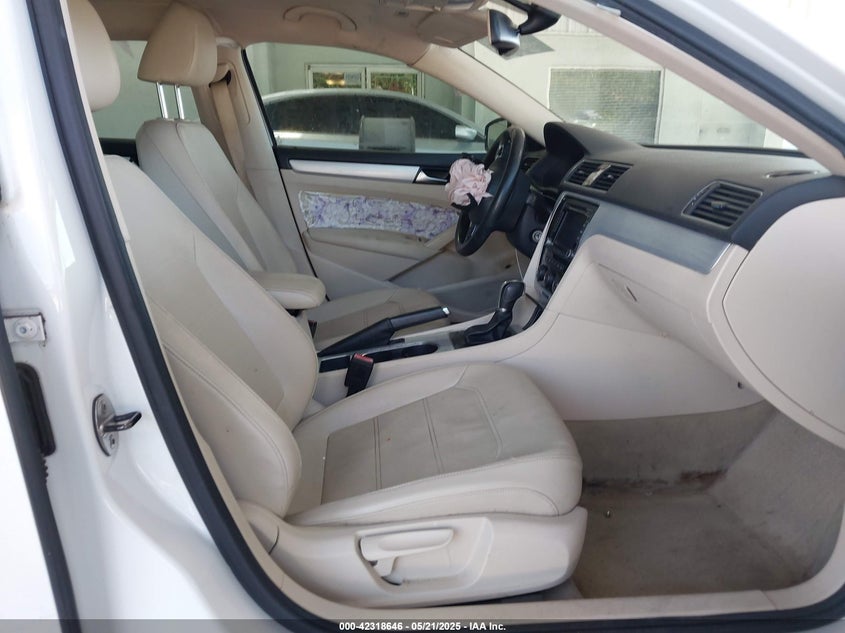 2013 VOLKSWAGEN PASSAT 2.5L SE - 1VWBP7A39DC114411