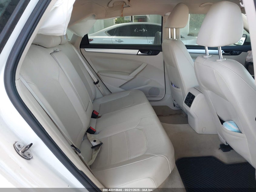 2013 VOLKSWAGEN PASSAT 2.5L SE - 1VWBP7A39DC114411