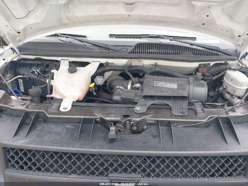 2009 Chevrolet Express Cutaway Work Van VIN: 1GBJG31K491172450 Lot: 42351819