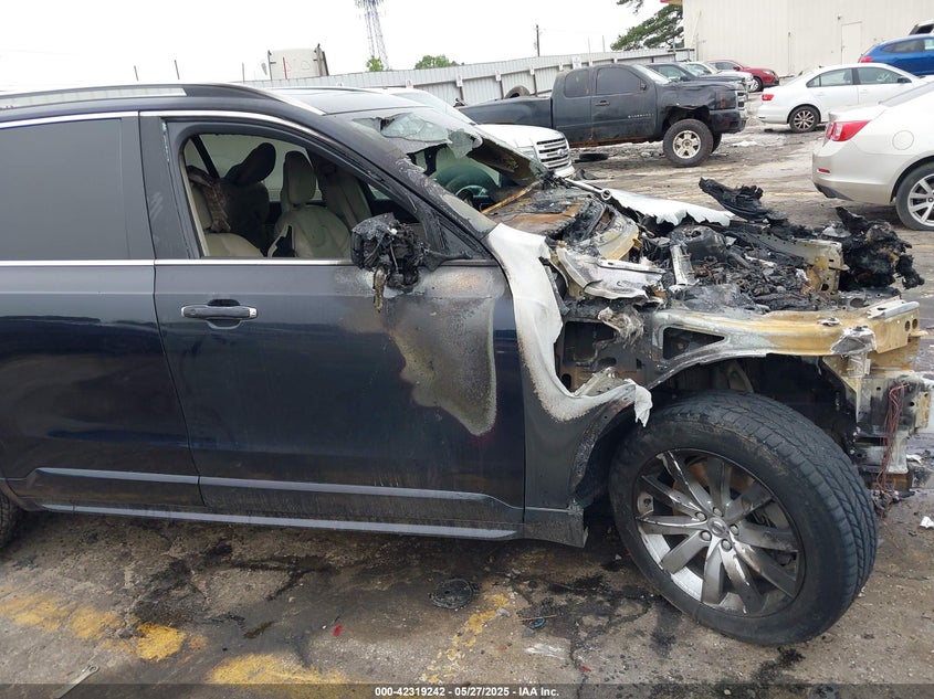 2016 VOLVO XC90 T6 MOMENTUM - YV4A22PK1G1026951