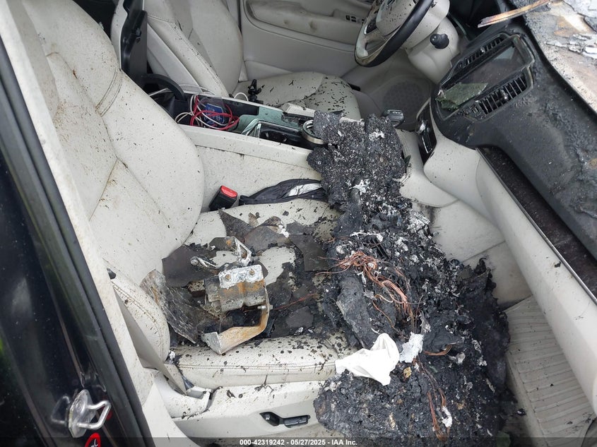 2016 VOLVO XC90 T6 MOMENTUM - YV4A22PK1G1026951