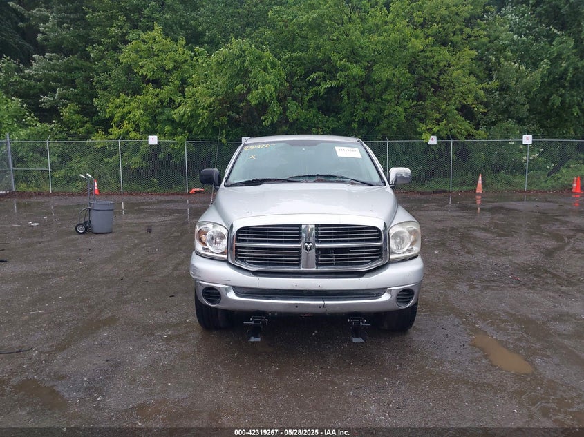 2007 Dodge Ram 1500 Slt/Trx4 Off Road/Sport VIN: 1D7HU18247S134369 Lot: 42319267