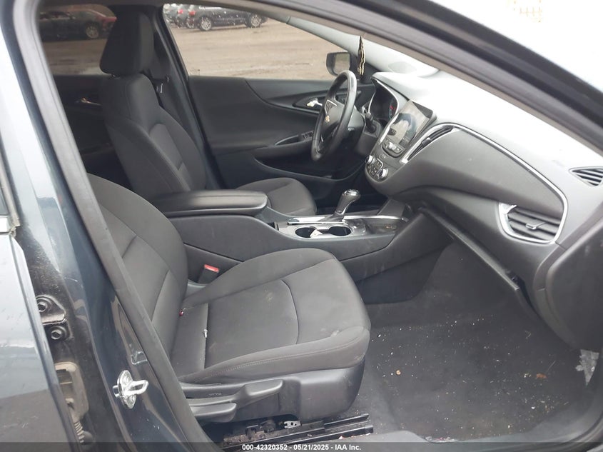 2020 CHEVROLET MALIBU VIN: 1G1ZD5ST5LF082690