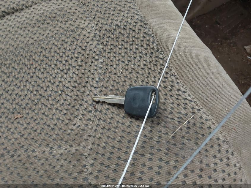 2000 Ford F-150 Xl/Xlt VIN: 2FTZX072XYCA62424 Lot: 42321229