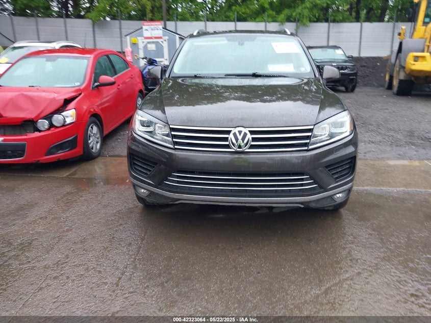 2015 VOLKSWAGEN TOUAREG V6 LUX - WVGEF9BP0FD002928