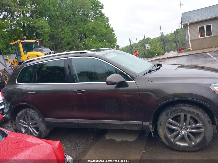 2015 VOLKSWAGEN TOUAREG V6 LUX - WVGEF9BP0FD002928
