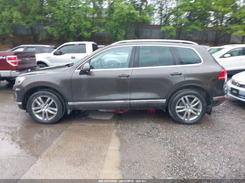 2015 VOLKSWAGEN TOUAREG V6 LUX - WVGEF9BP0FD002928