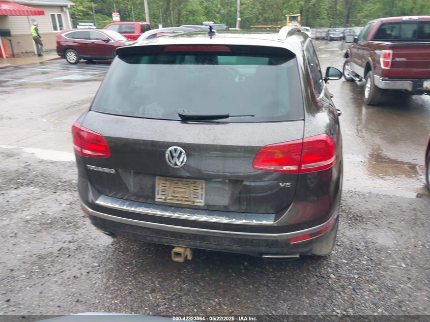 2015 VOLKSWAGEN TOUAREG V6 LUX - WVGEF9BP0FD002928