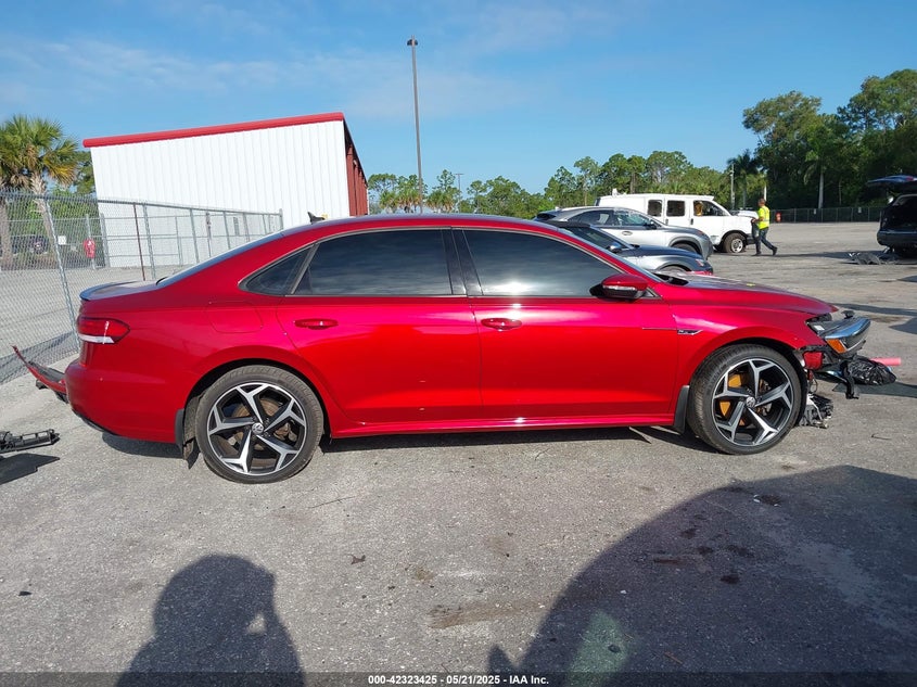 2020 VOLKSWAGEN PASSAT 2.0T R-LINE - 1VWMA7A36LC020561