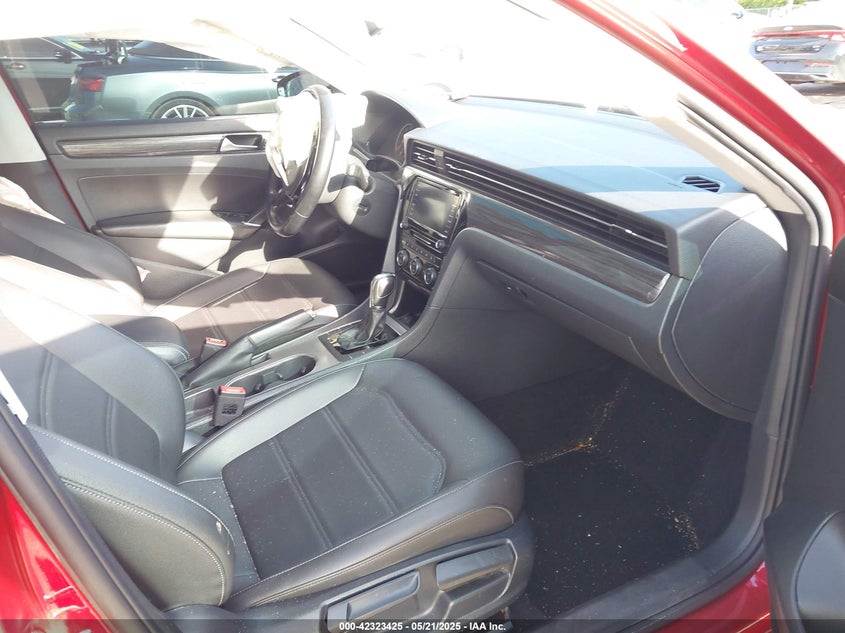 2020 VOLKSWAGEN PASSAT 2.0T R-LINE - 1VWMA7A36LC020561