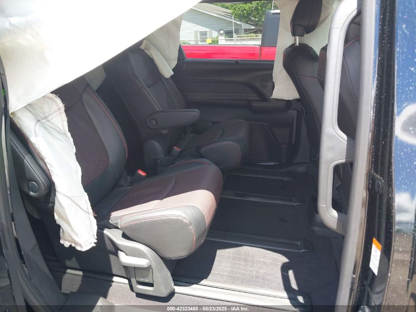 2025 Toyota Sienna - 5TDCSKFCXSS156213