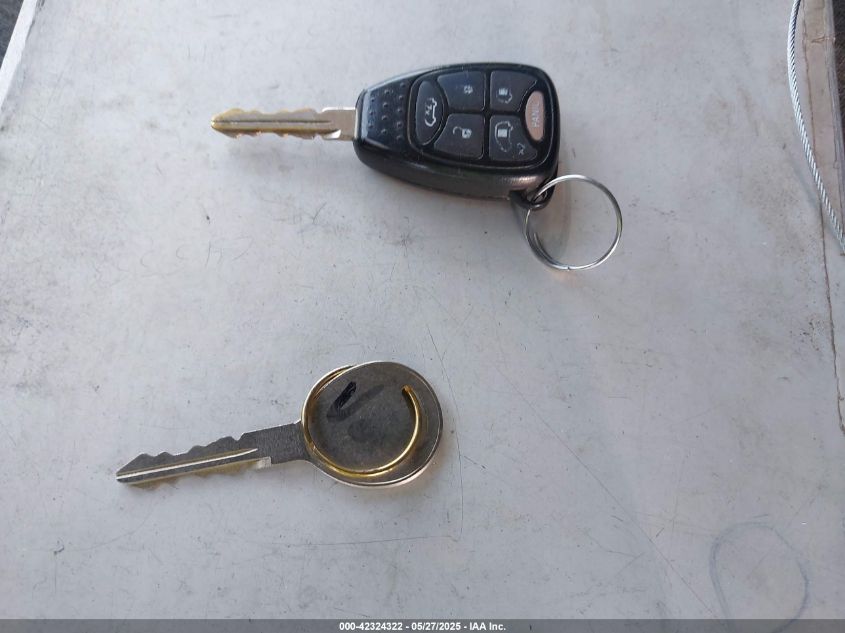 2004 Dodge Caravan Sxt VIN: 1D4GP45R04B577925 Lot: 42324322