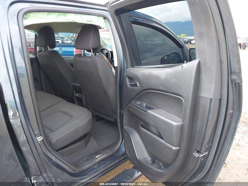 VIN 1GCGTCENXK1117030 2019 CHEVROLET COLORADO LT