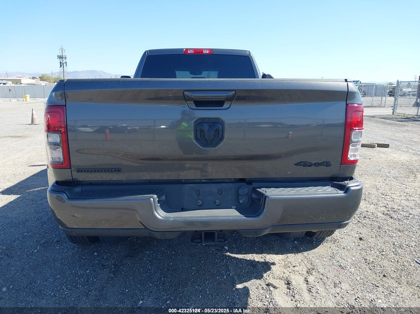 2022 Ram 3500 Big Horn 4X4 8' Box VIN: 3C63RRHLXNG216048 Lot: 42325124