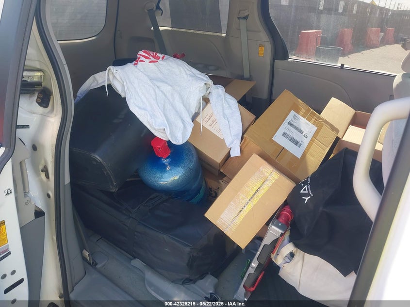 2014 Toyota Sienna Le 7 Passenger VIN: 5TDJK3DC1ES084290 Lot: 42325215