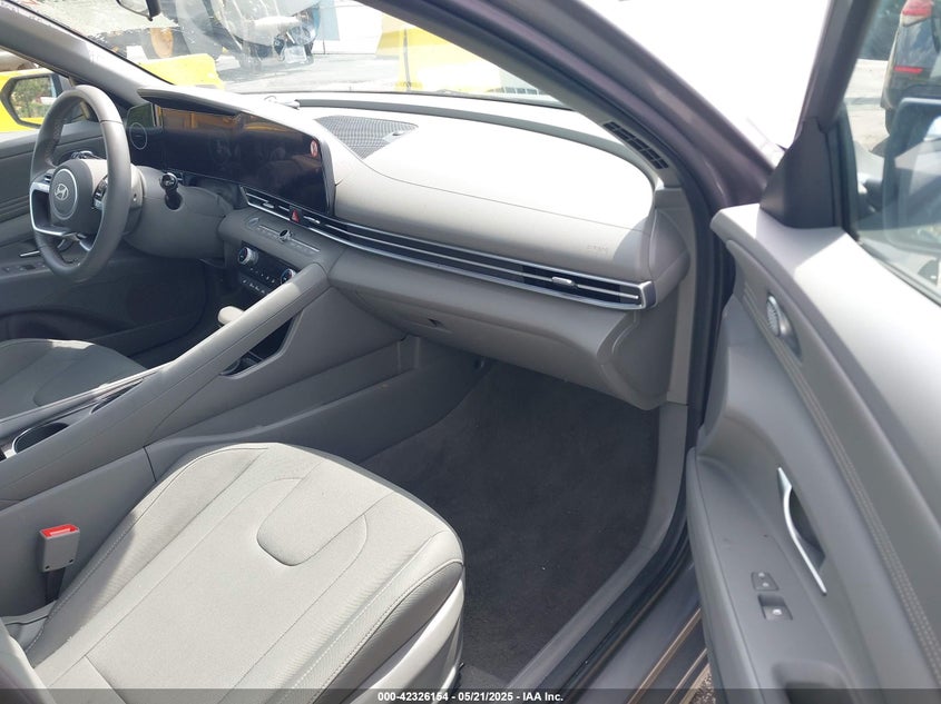 2025 HYUNDAI ELANTRA VIN: KMHLS4DG3SU924736
