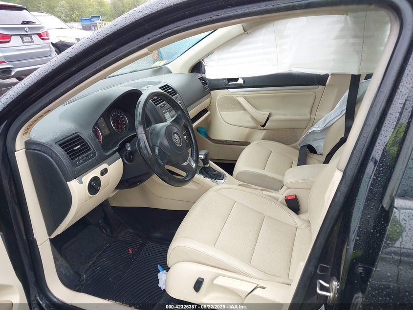 2010 VOLKSWAGEN JETTA VIN: 3VWRZ7AJXAM161335