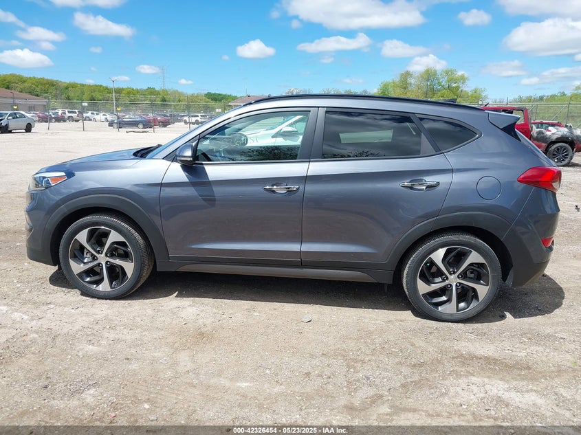 2016 HYUNDAI TUCSON LIMITED/SPORT AND ECO/SE - KM8J3CA26GU033662