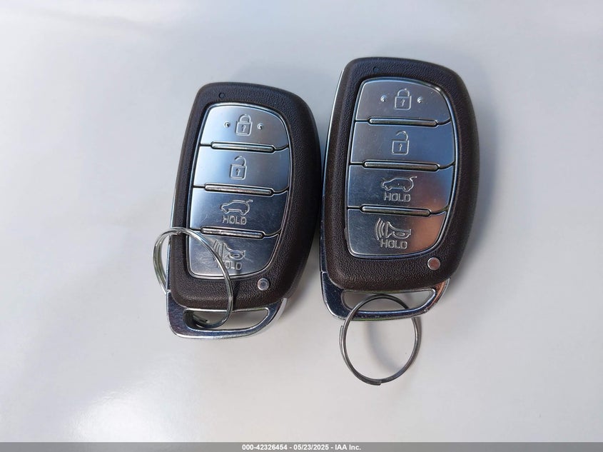 2016 HYUNDAI TUCSON LIMITED/SPORT AND ECO/SE - KM8J3CA26GU033662