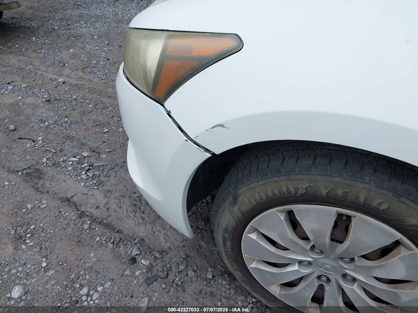 2011 HONDA ACCORD VIN: 1HGCP2F3XBA064440