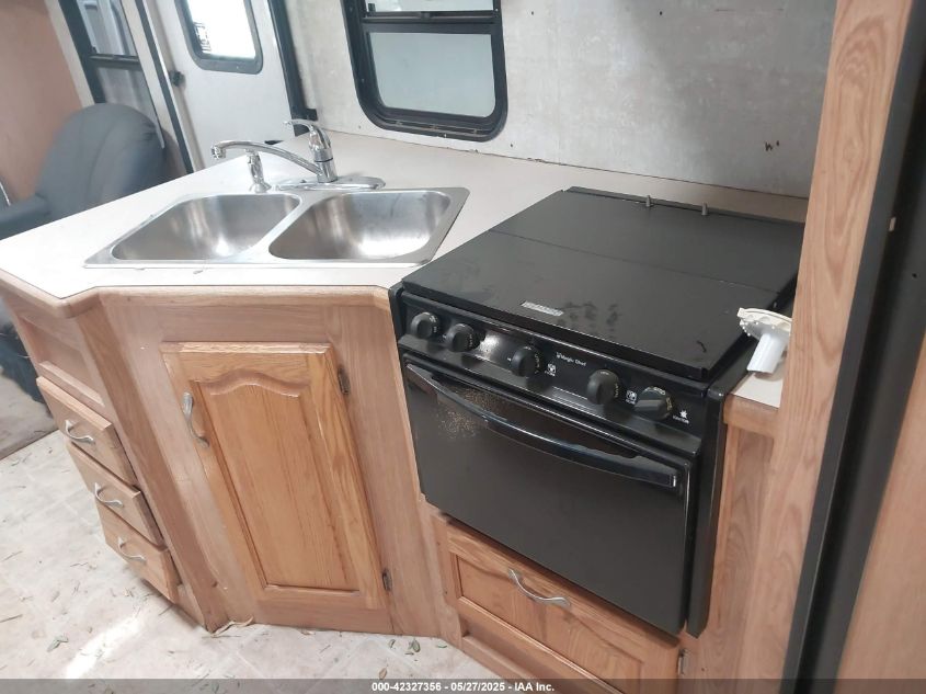 2004 Ford E-450 Cutaway Standard VIN: 1FDXE45S64HB44074 Lot: 42327356