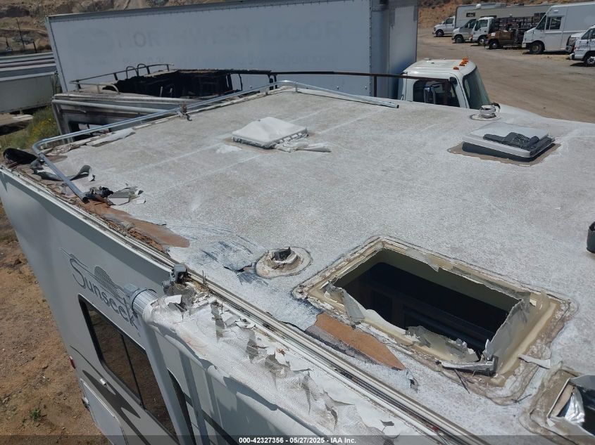 2004 Ford E-450 Cutaway Standard VIN: 1FDXE45S64HB44074 Lot: 42327356