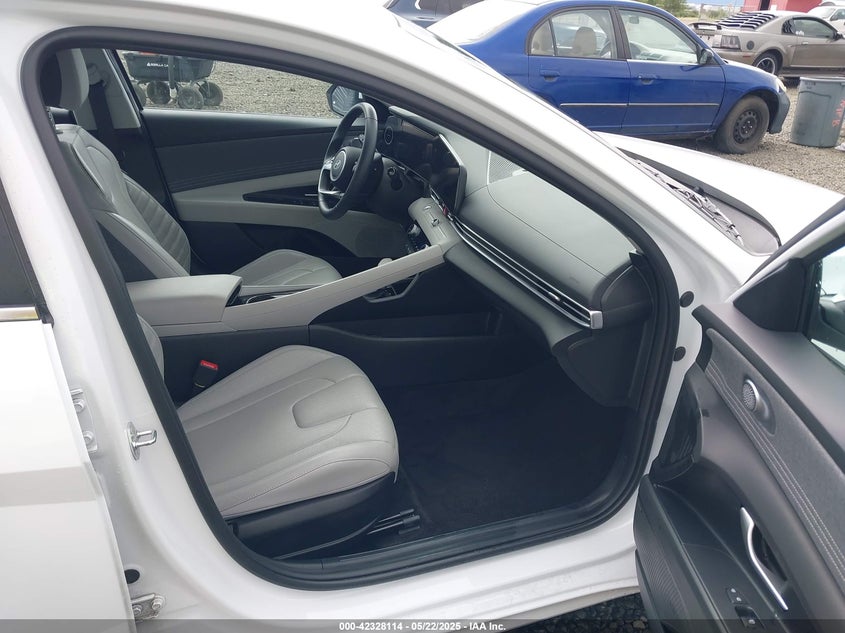 2024 HYUNDAI ELANTRA VIN: KMHLP4DG3RU837222